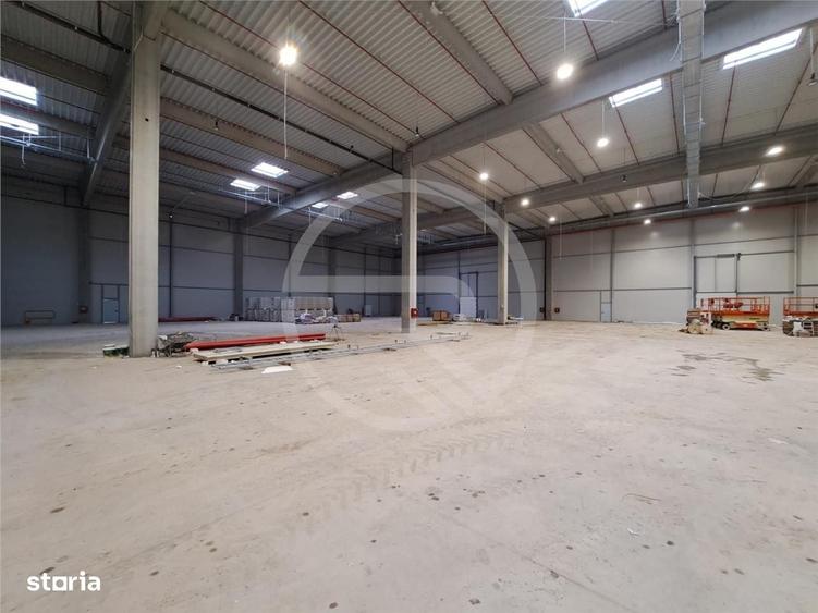 Spațiu comercial, de 1,300 mp, în Luna