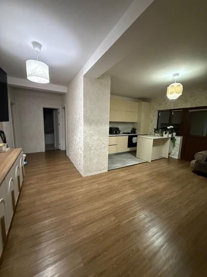 Casă cu 4 camere cu Teren 100 Mp în Clinceni
