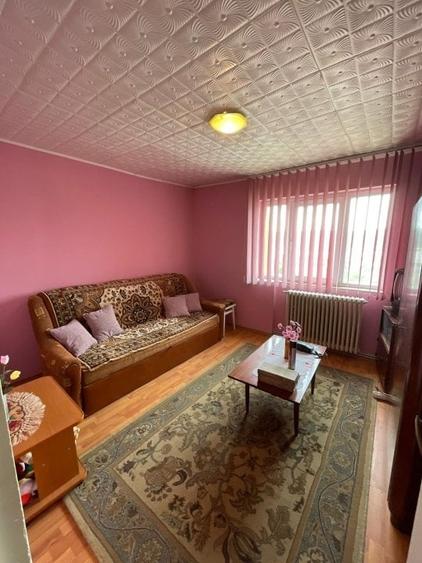 Apartament cu 2 camere decomandat, mobilat în Micro 4