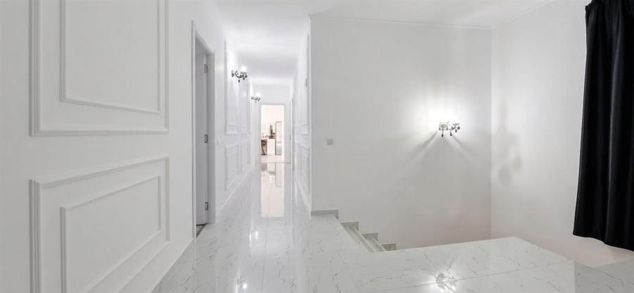 Casă cu 6 camere cu Teren 370 Mp în Haieu