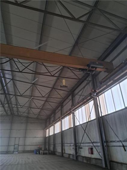 Spațiu industrial, de 1,300 mp, în Cristești