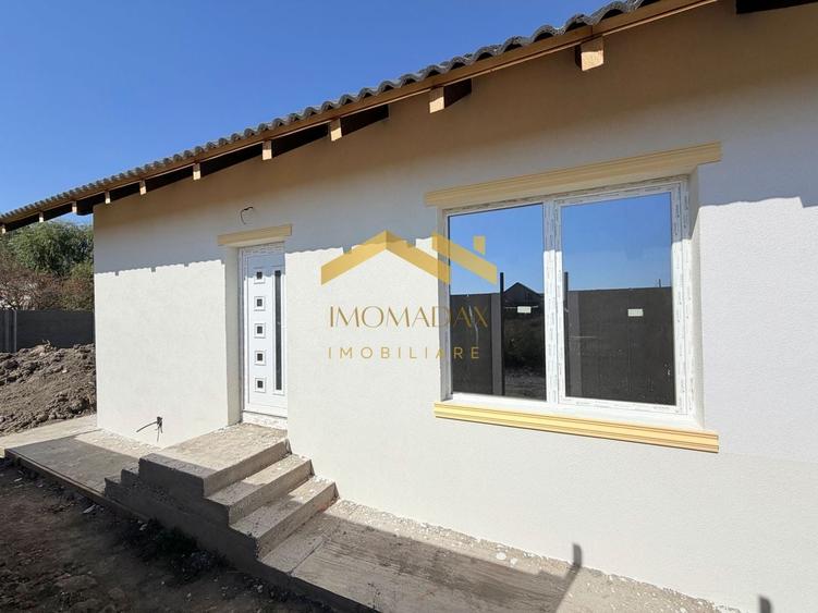Duplex cu 3 camere cu Canalizare în Sânmihaiu Român