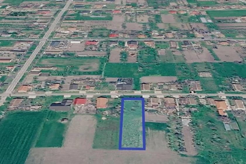Teren de 1930 mp, în Central
