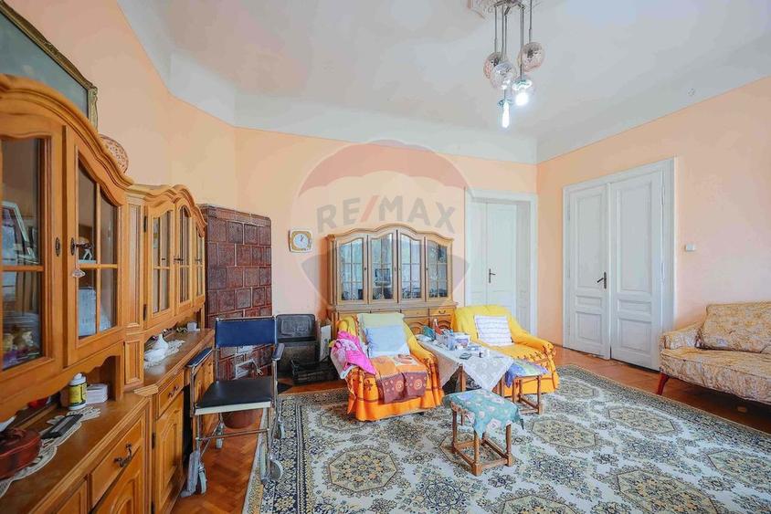 Apartament cu 5 camere nedecomandat în Ultracentral