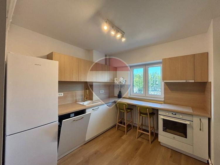 Apartament cu 2 camere decomandat, mobilat în Ghencea