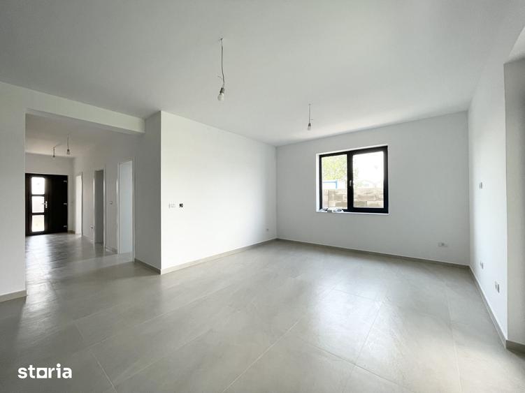 Casă cu 4 camere cu Teren 300 Mp în Central