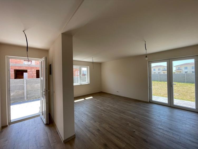 Casă individuală cu 4 camere cu Teren 600 Mp în Moșnița Nouă
