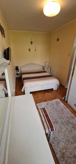 Apartament cu 4 camere decomandat în Săsar
