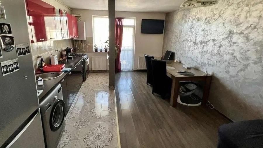 Apartament cu 2 camere decomandat în Florești