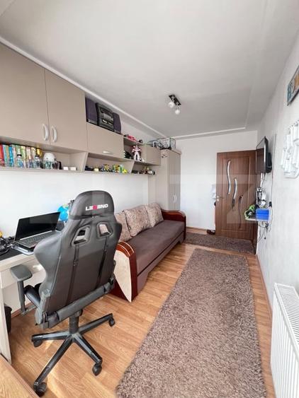 Apartament cu 3 camere semidecomandat, mobilat în Sud-Est