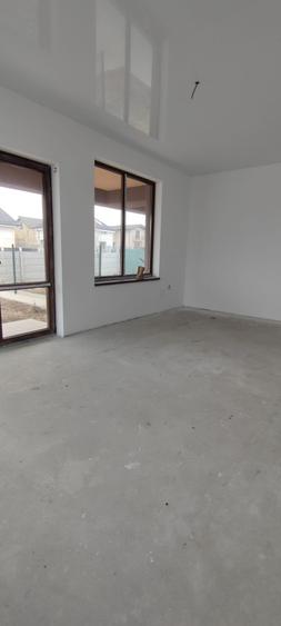 Duplex cu 4 camere cu Teren 300 Mp în Domnești
