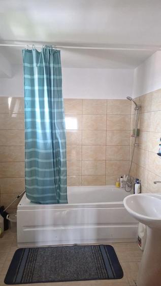 Apartament cu 3 camere decomandat în Obcini