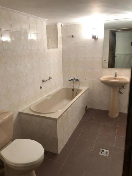 Casă cu Teren 94 Mp în Central