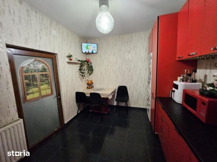 Casă individuală cu 3 camere cu Canalizare în Tomis II