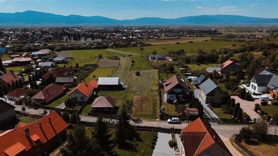 Teren Construcții intravilan de 2781 mp, în Nord