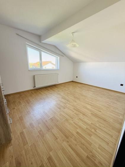 Apartament cu 3 camere decomandat în Chișoda