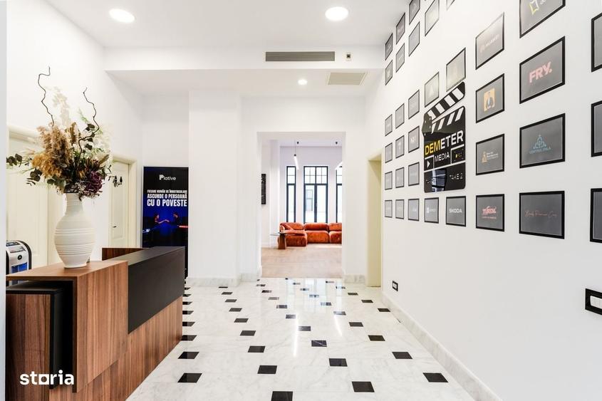 Spațiu comercial, de 200 mp, în Polonă