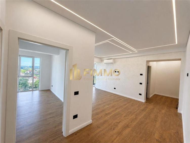 Apartament cu 3 camere semidecomandat în Periferie