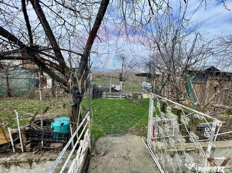 Casă cu 3 camere cu Teren 500 Mp în Central