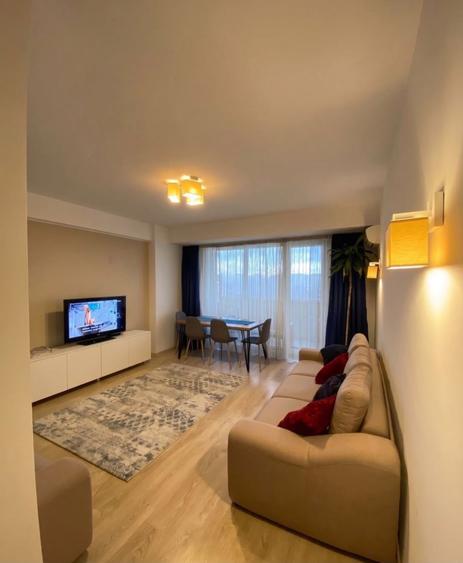 Apartament cu 2 camere semidecomandat, mobilat în Eroii Revoluției