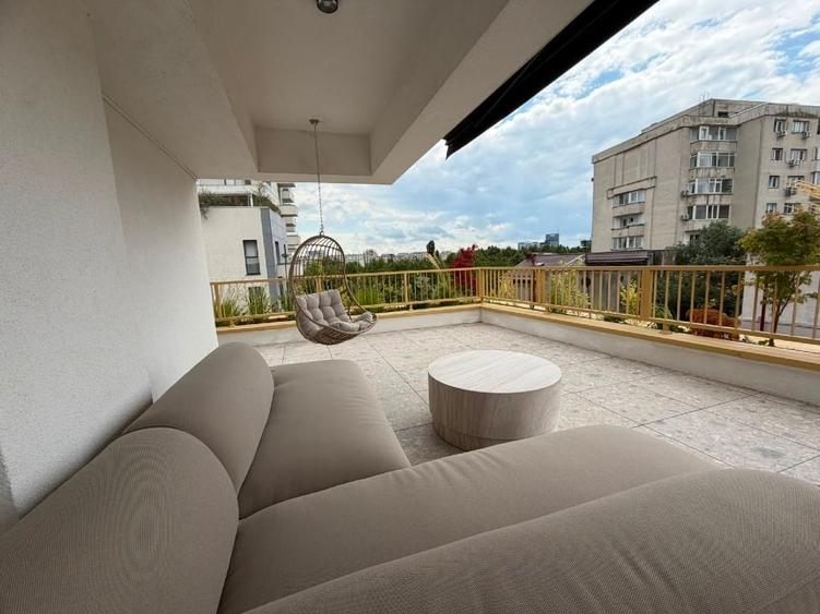 Apartament cu 3 camere decomandat în Universitate