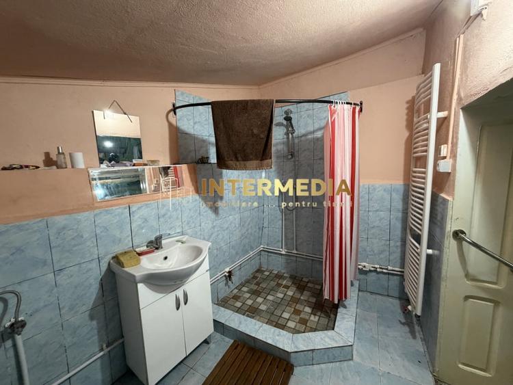 Casă individuală cu 3 camere cu Canalizare în Cricău