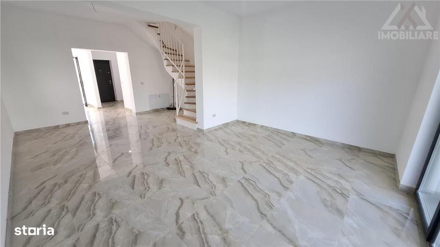 Casă cu 3 camere în Uricani