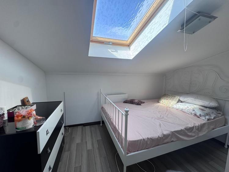 Apartament cu 3 camere decomandat, mobilat în Poarta 6