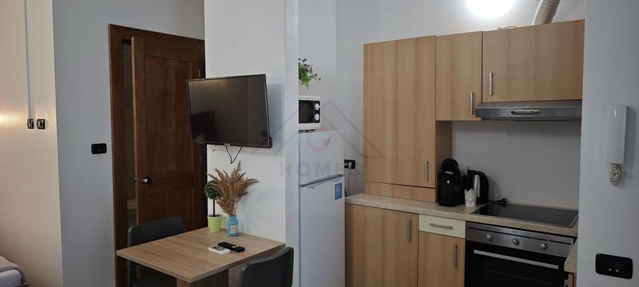 Garsonieră decomandată, mobilată în Complex Studențesc