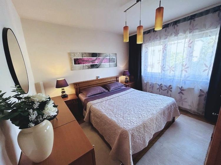 Apartament cu 3 camere decomandat, mobilat în Bucovina