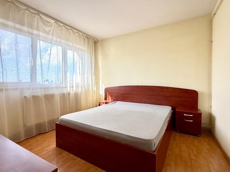 Apartament cu 3 camere decomandat, mobilat în Banu Manta