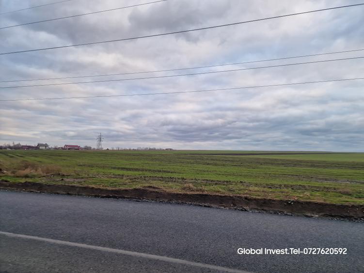 Teren agricol extravilan de 2500 mp, în Corbu
