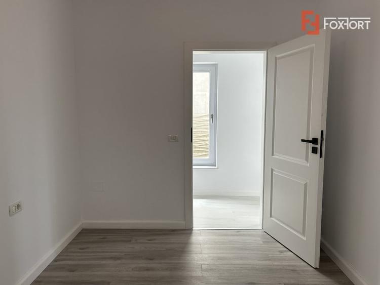 Duplex cu 5 camere cu Canalizare în Ghiroda