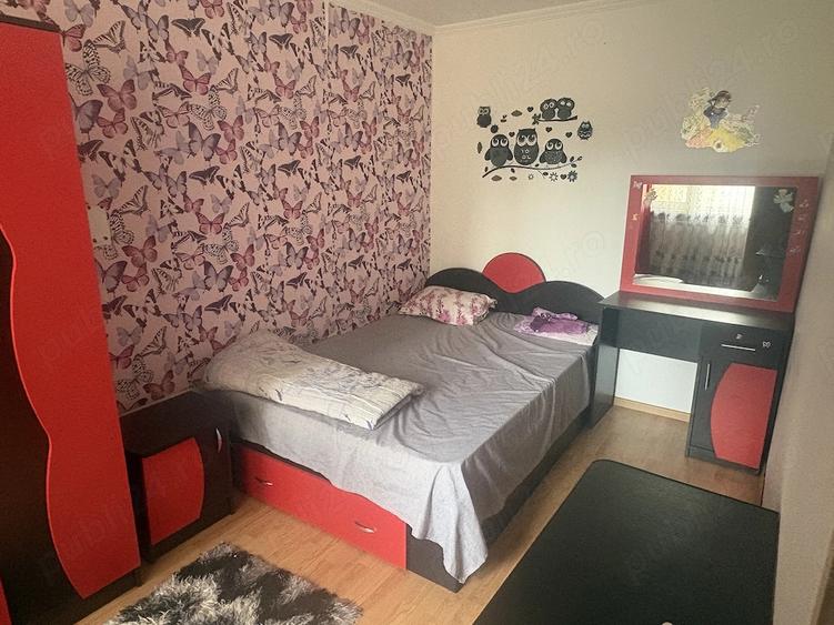 Apartament cu 3 camere semidecomandat în Găvana