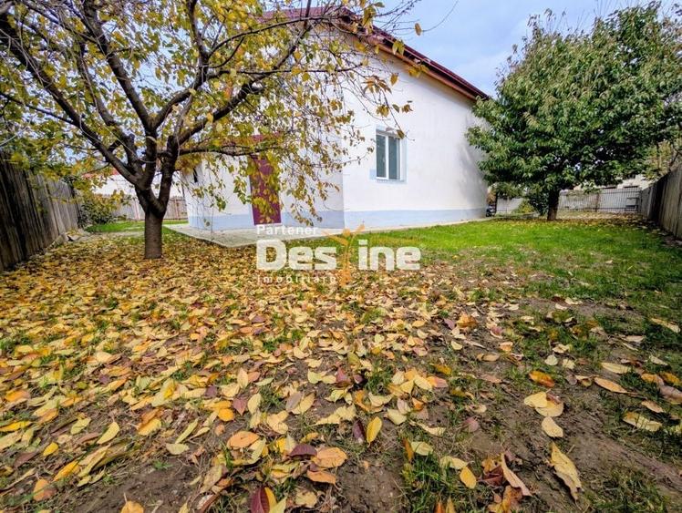 Casă individuală cu 5 camere cu Canalizare în Lunca Cetățuii