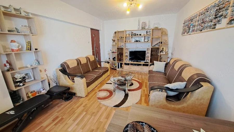 Apartament cu 3 camere decomandat în Central