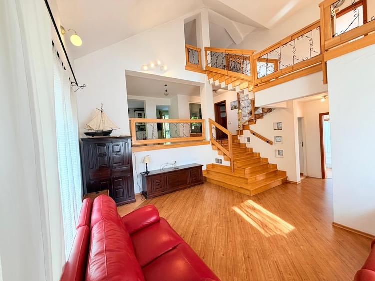 Casă individuală cu 4 camere cu Teren 1140 Mp în Bucium