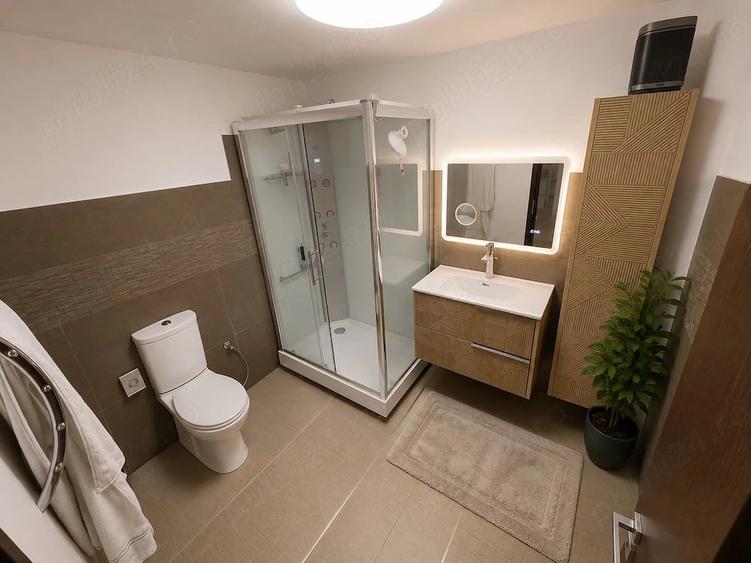 Casă cu Teren 1753 Mp în Dumbrăvița
