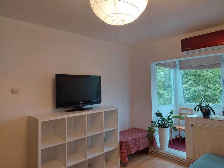 Apartament cu 2 camere semidecomandat, mobilat în Tătărași
