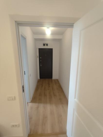 Apartament cu 3 camere semidecomandat, mobilat în Gara de Nord