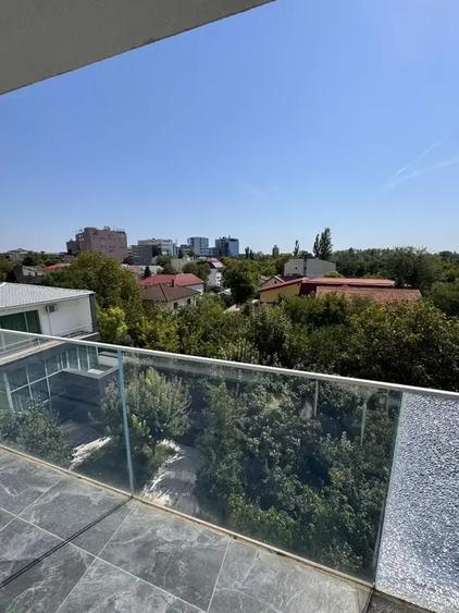Apartament cu 4 camere decomandat, mobilat în Herăstrău