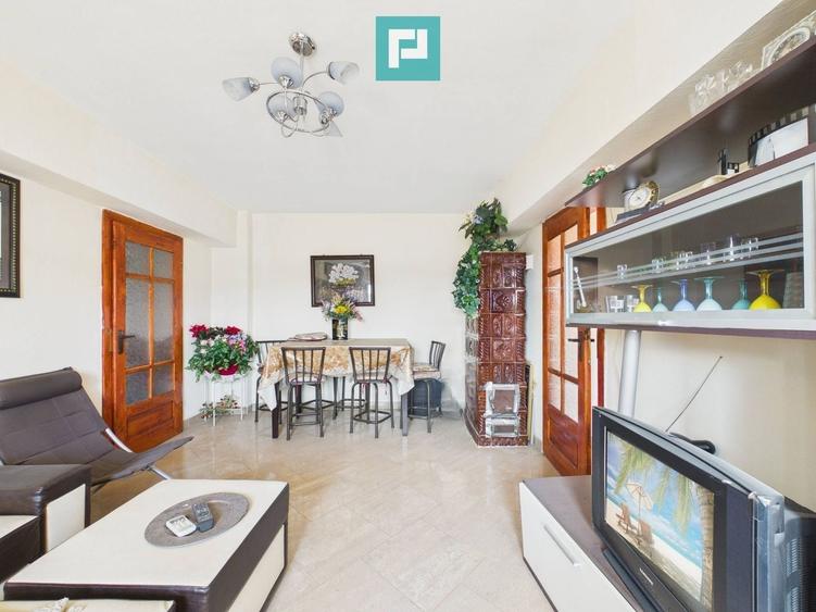 Apartament cu 3 camere semidecomandat, mobilat în Central