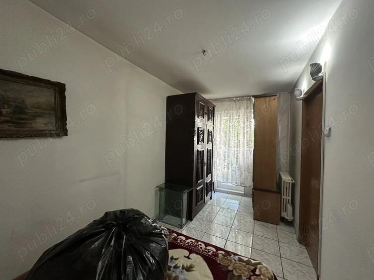 Apartament cu 3 camere în Malu Roșu