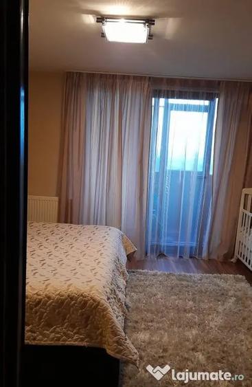 Apartament cu 5 camere decomandat, mobilat în Central