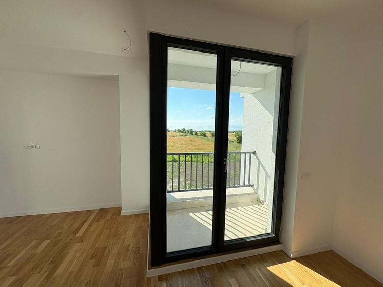 Duplex cu 6 camere cu Piscina în Nord-Est