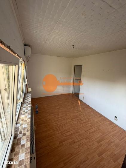 Apartament cu 4 camere decomandat în Gorjului