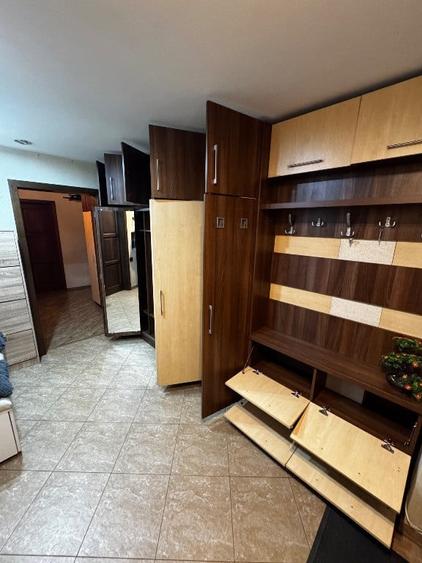 Apartament cu 4 camere decomandat în Ostroveni