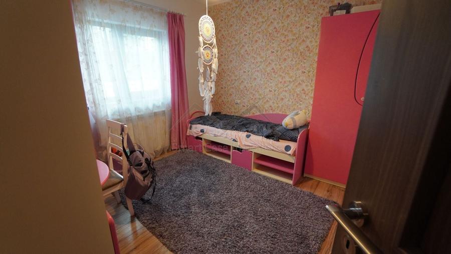 Casă individuală cu 3 camere cu Canalizare în Rediu