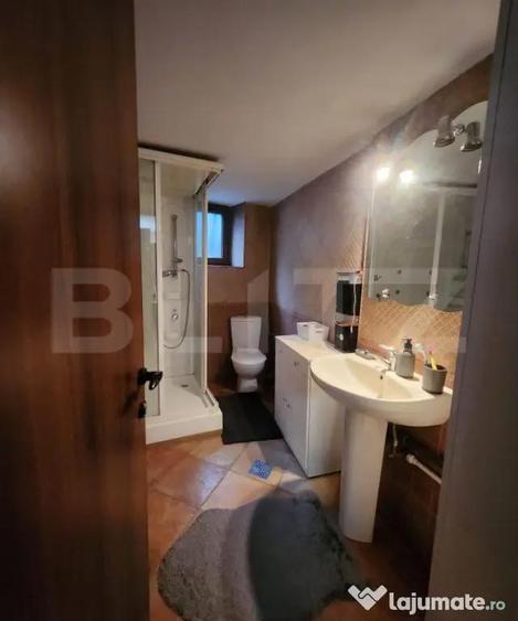 Casă cu 5 camere cu Teren 364 Mp în Central