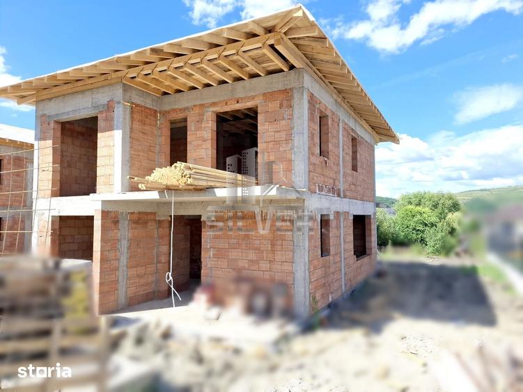 Casă cu 5 camere cu Teren 450 Mp în Chinteni